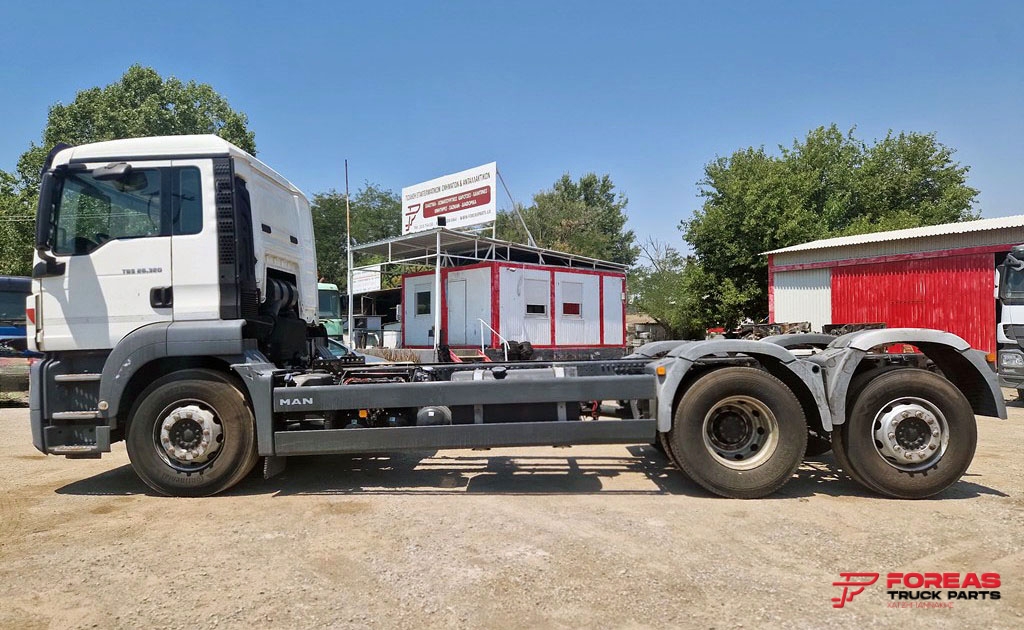 MAN TGS 26.320 EURO6 CAB CHASSIS TRUCK - Image 10