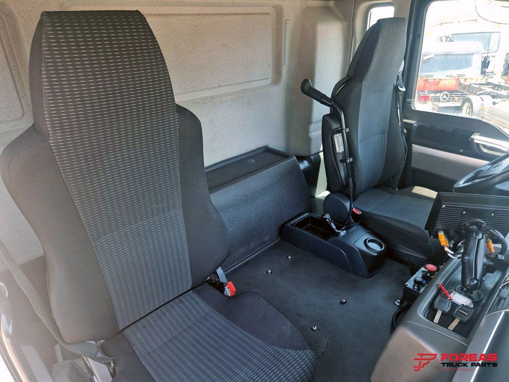 MAN TGS 26.320 EURO6 CAB CHASSIS TRUCK - Image 29