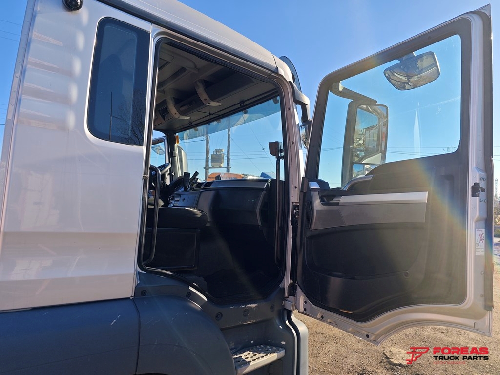 MAN TGS - EURO 6 CABIN - Image 8